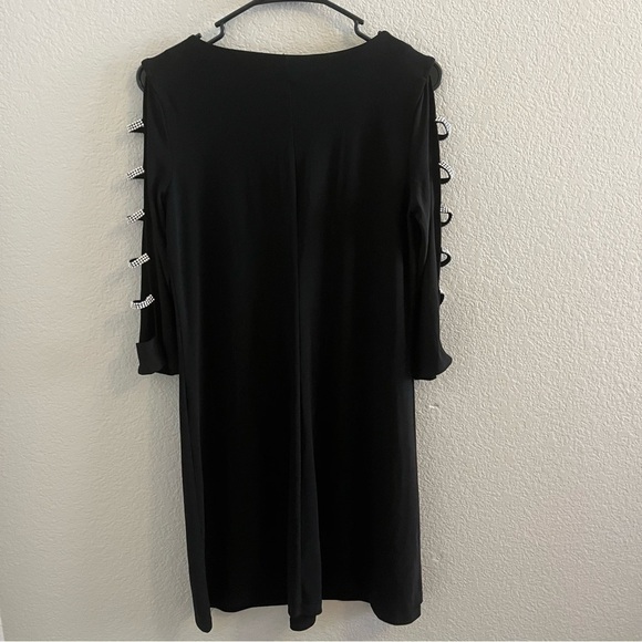 Elegant shift dress - Picture 2 of 5